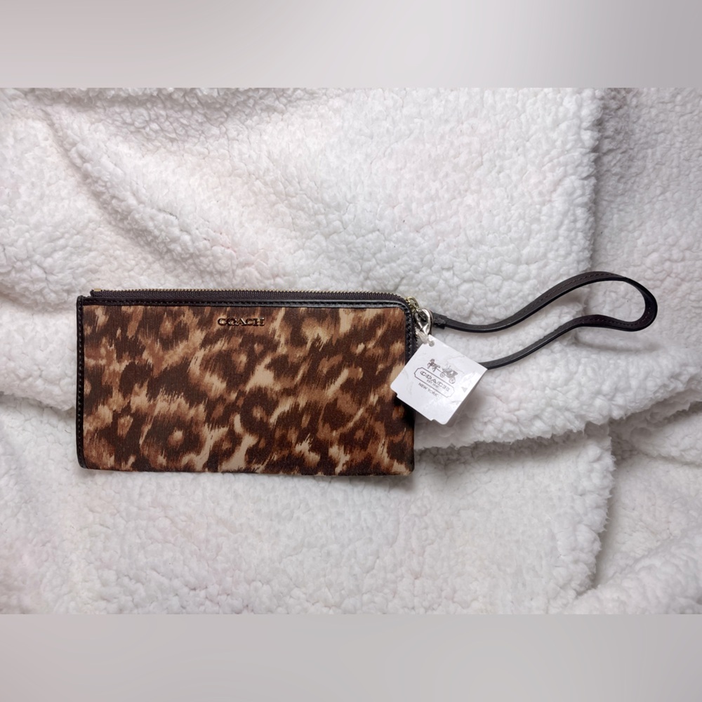 NWT-Coach Madison Zippy Ocelot Print Wallet
